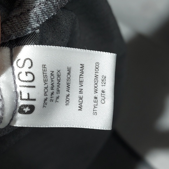 EUC Figs‎ Technical Collection Rafaela sleeveless scrubs top men's size small - Picture 6 of 6